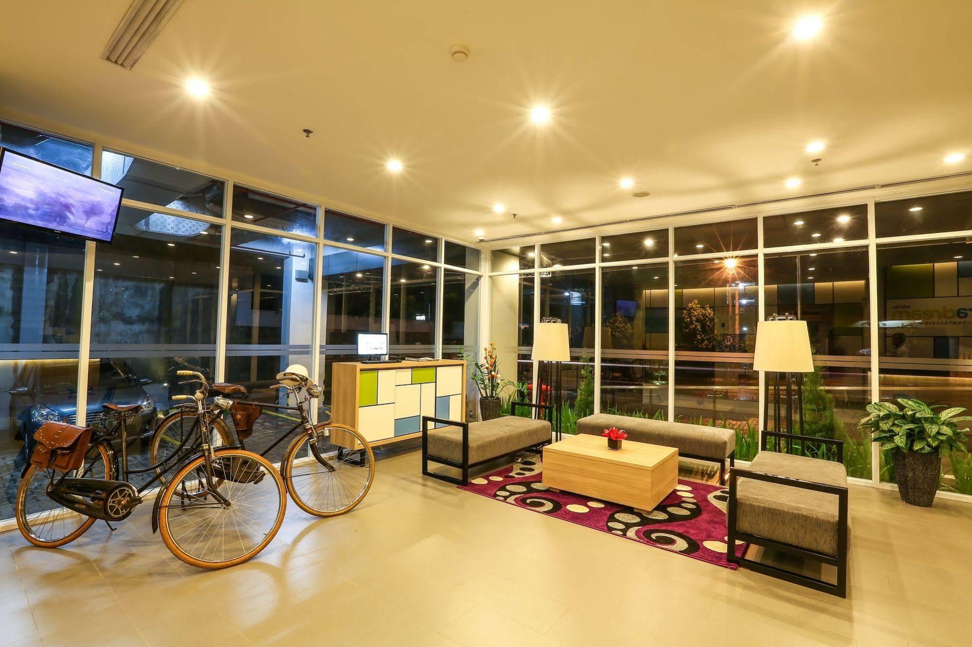 Hotel Citradream Tugu Yogyakarta Exterior foto